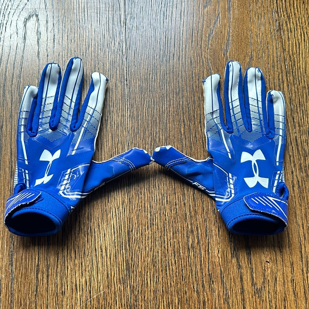Under Armour Youth Large Football Gloves